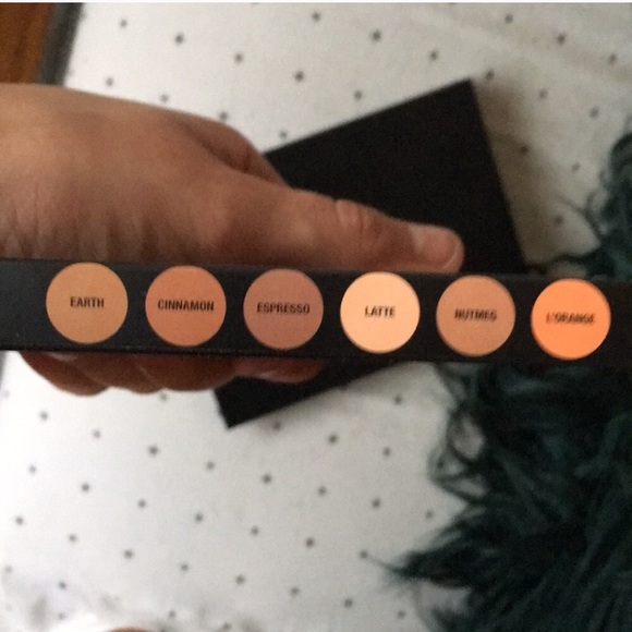 ABH Contour Kit ‘Tan to Deep’ - Picture 2 of 5